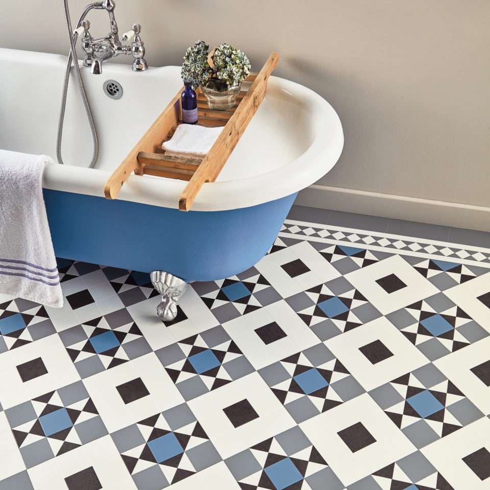 Karndean   LVT   Clif 04 Bathroom